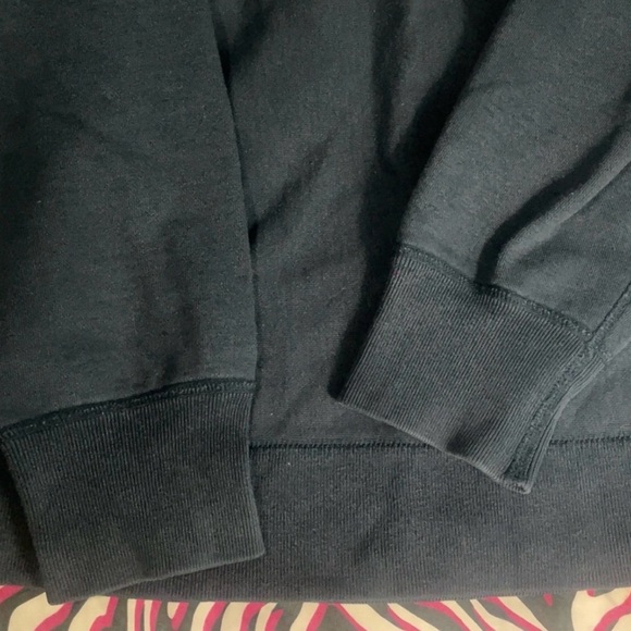 Supreme Black Crewneck Sweater running small fit S-M - Picture 4 of 5